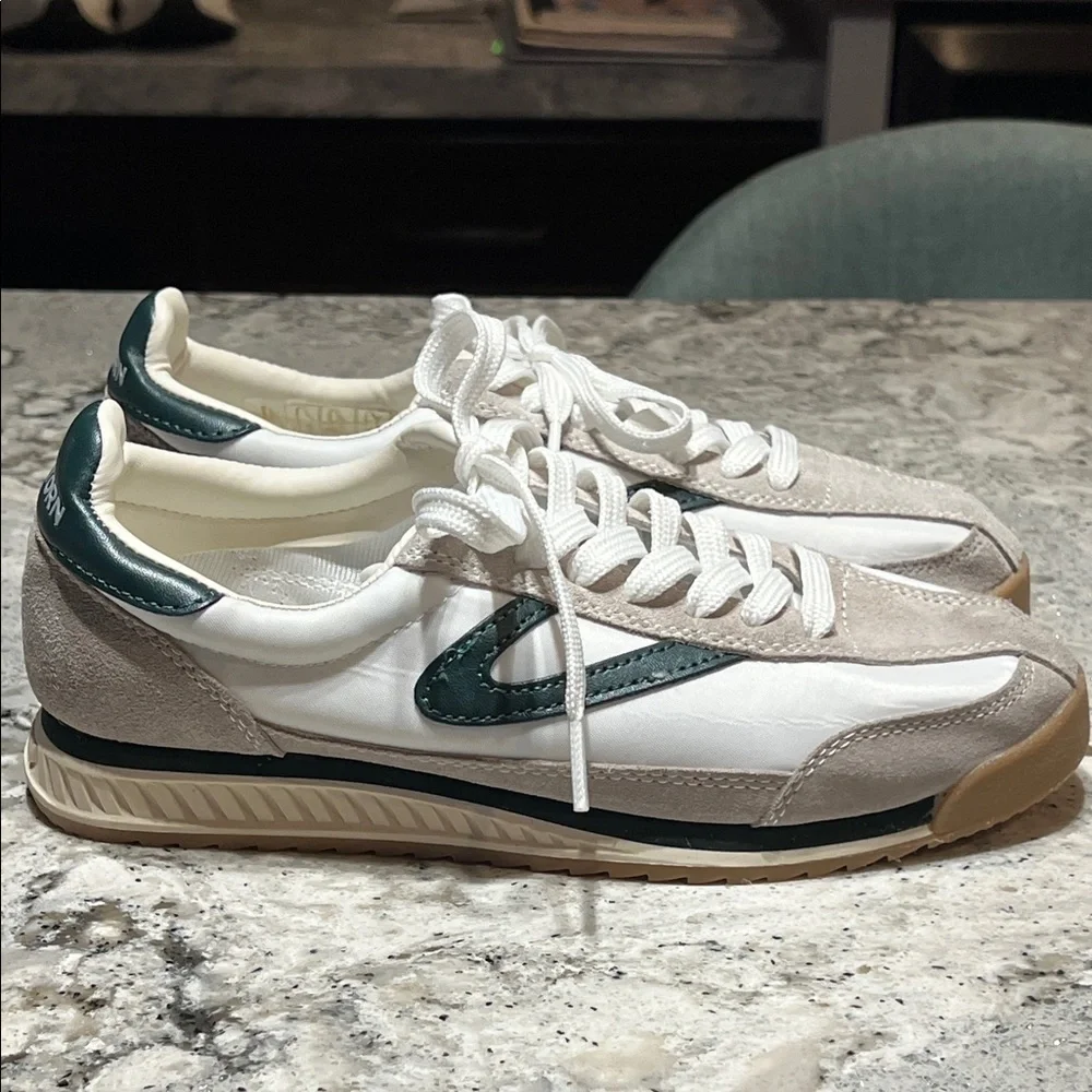 NWOB Tretorn Swedish White and Green Women's Sneakers Size 6.5